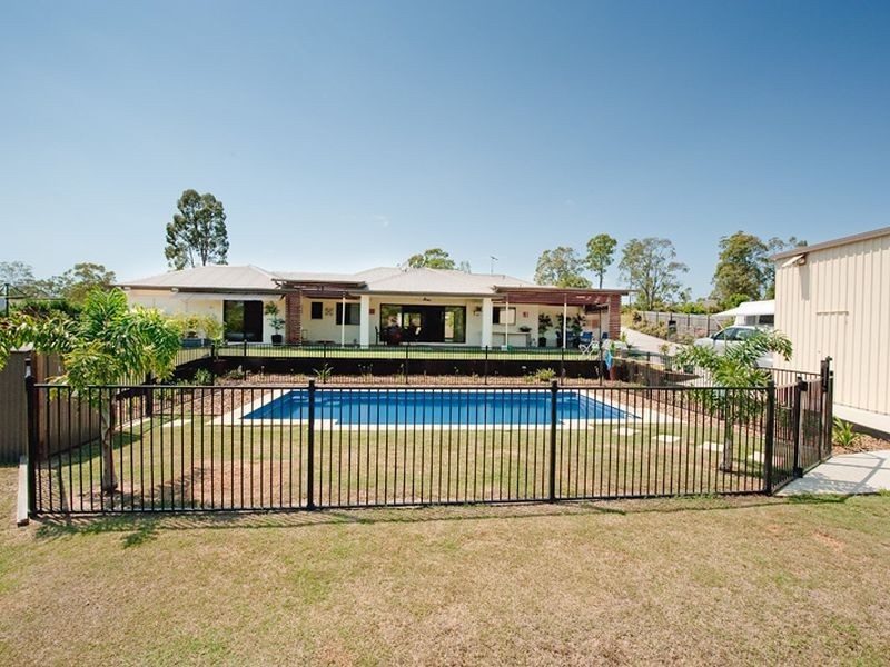 35 Muscat Circuit, Morayfield QLD 4506