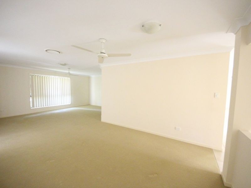 2 Diane Parade, Kallangur QLD 4503