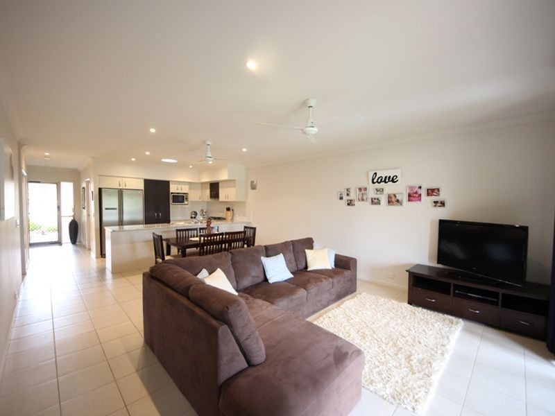 2/73 Glass House Circuit, Kallangur QLD 4503