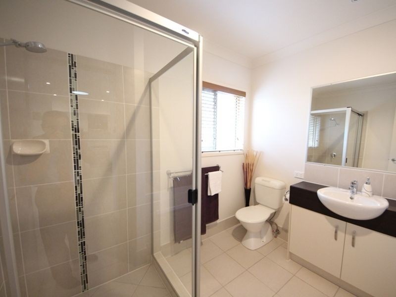 2/73 Glass House Circuit, Kallangur QLD 4503