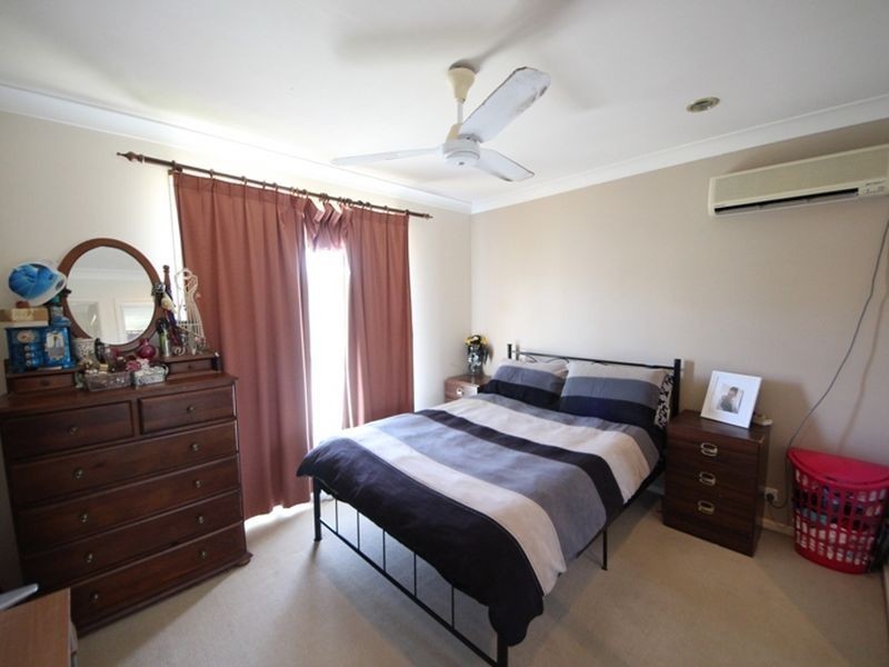 18 Poplar Place, Kallangur QLD 4503