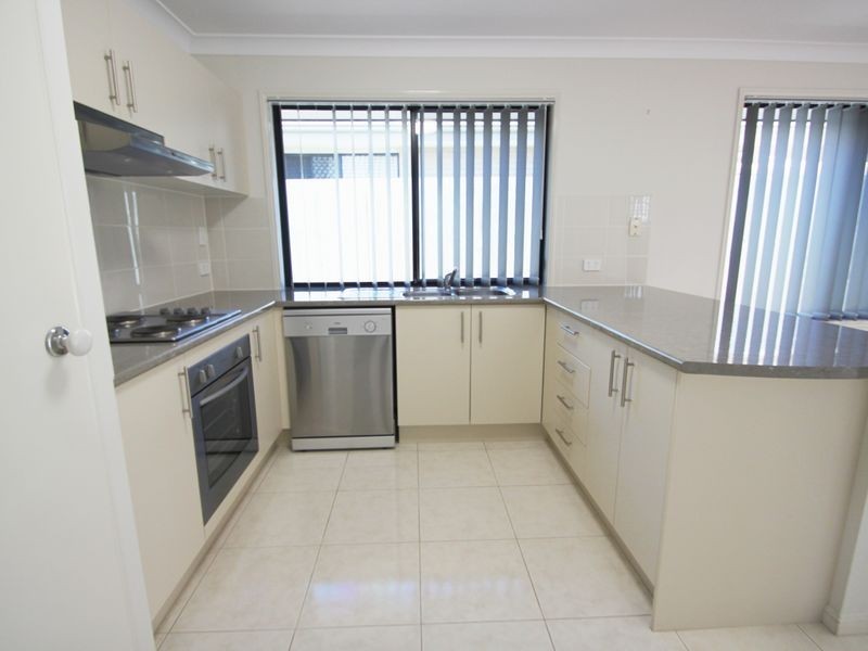 42 Duporth Crescent, Dakabin QLD 4503
