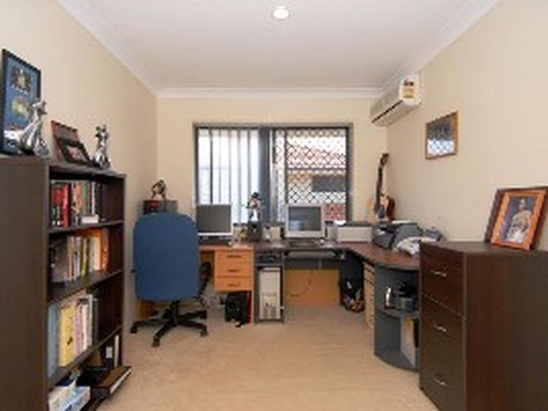 28 Mowbray Court, Kallangur QLD 4503