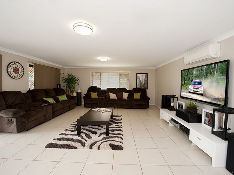 8 Lucy Court, Narangba QLD 4504