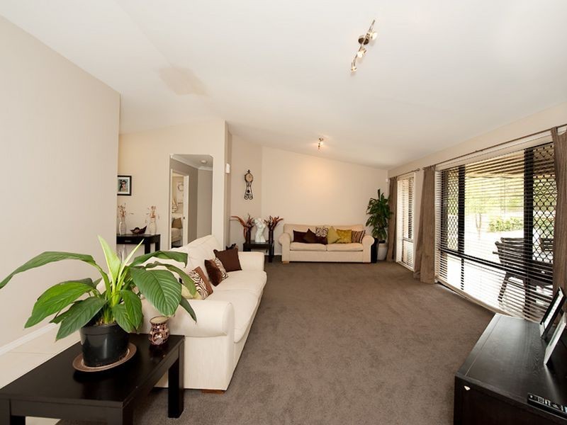 8 Lucy Court, Narangba QLD 4504