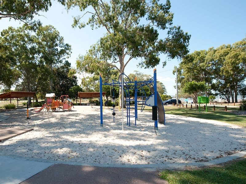 31 Captain Cook Parade, Deception Bay QLD 4508