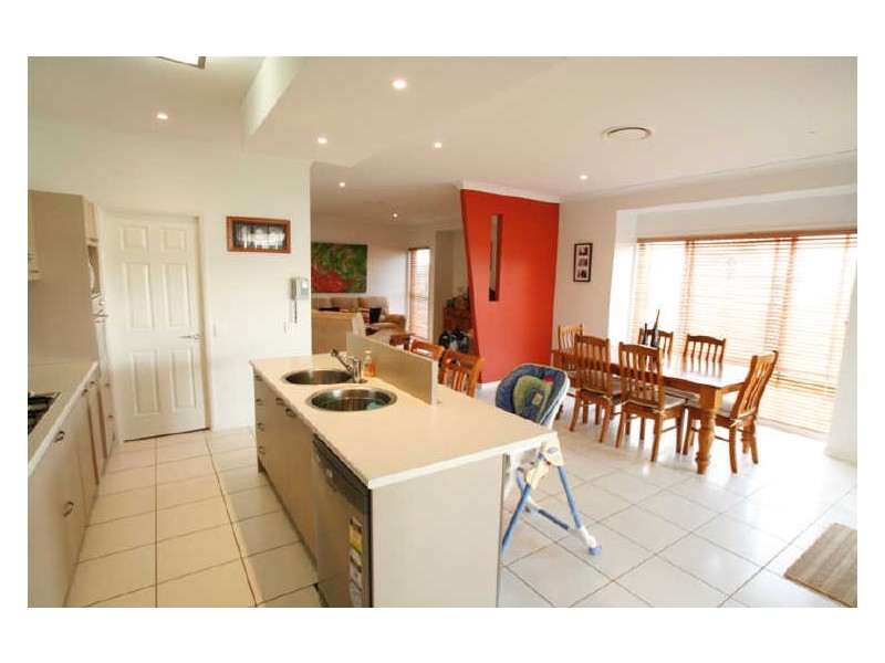 North Lakes QLD 4509