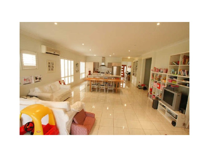 North Lakes QLD 4509