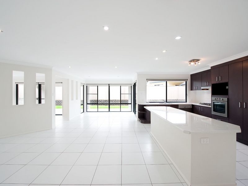 6 Diane Parade, Kallangur QLD 4503