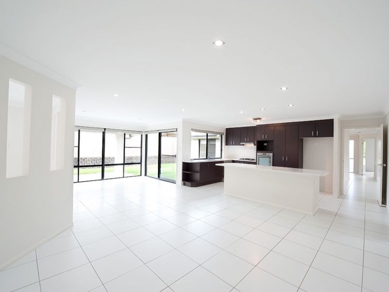 6 Diane Parade, Kallangur QLD 4503