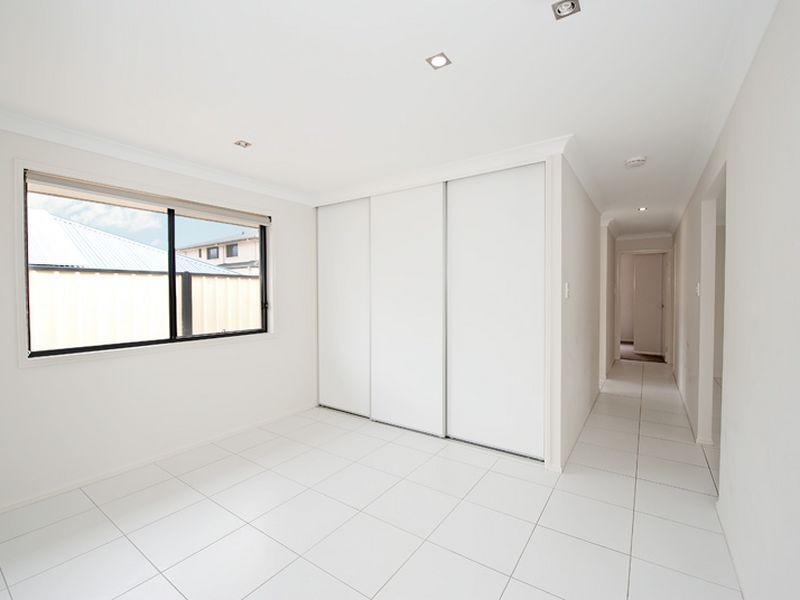 6 Diane Parade, Kallangur QLD 4503