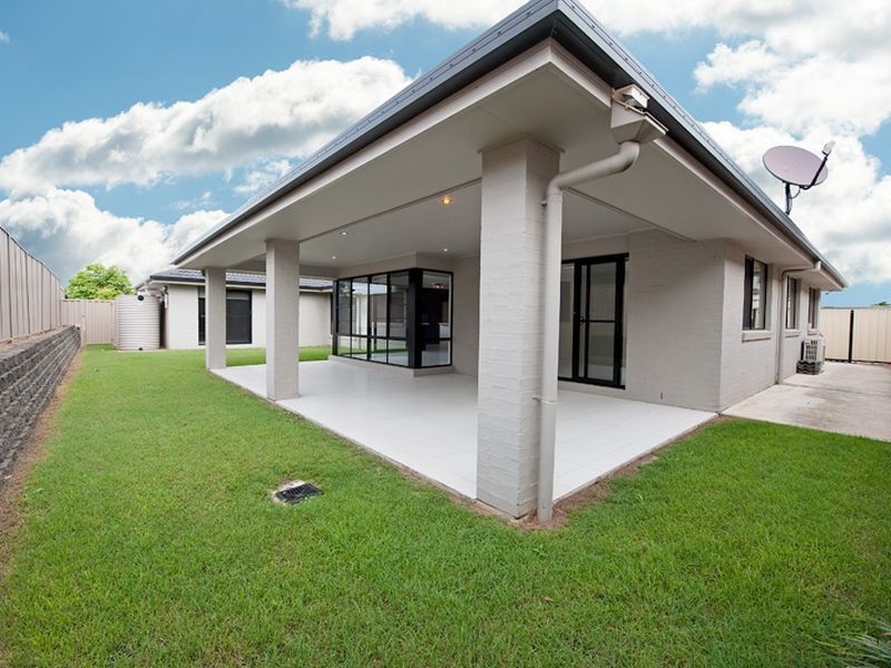 6 Diane Parade, Kallangur QLD 4503