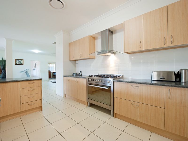 6 Lucy Court, Narangba QLD 4504
