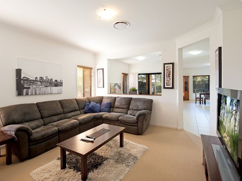 6 Lucy Court, Narangba QLD 4504