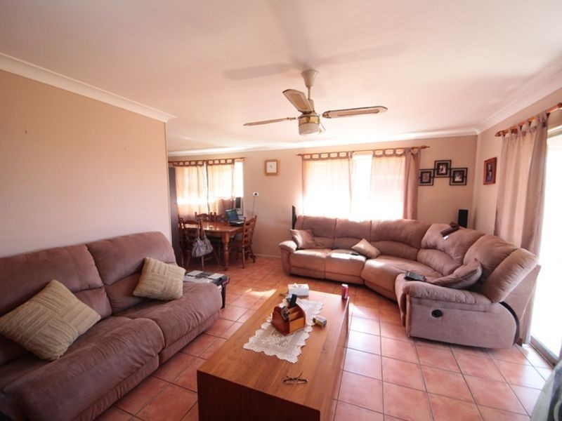 9 Maurice Street, Kallangur QLD 4503