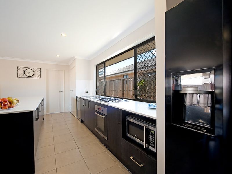 18 Honeyeater Crescent, Dakabin QLD 4503
