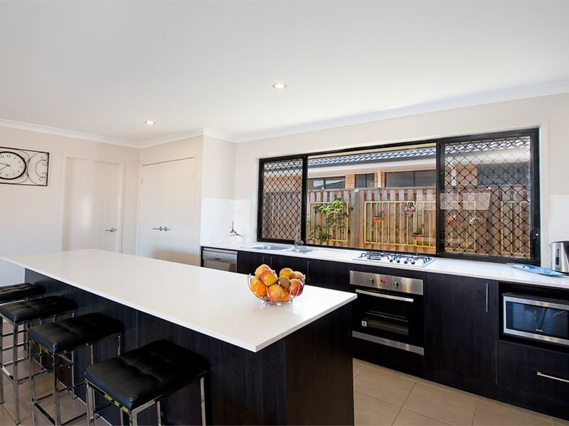 18 Honeyeater Crescent, Dakabin QLD 4503
