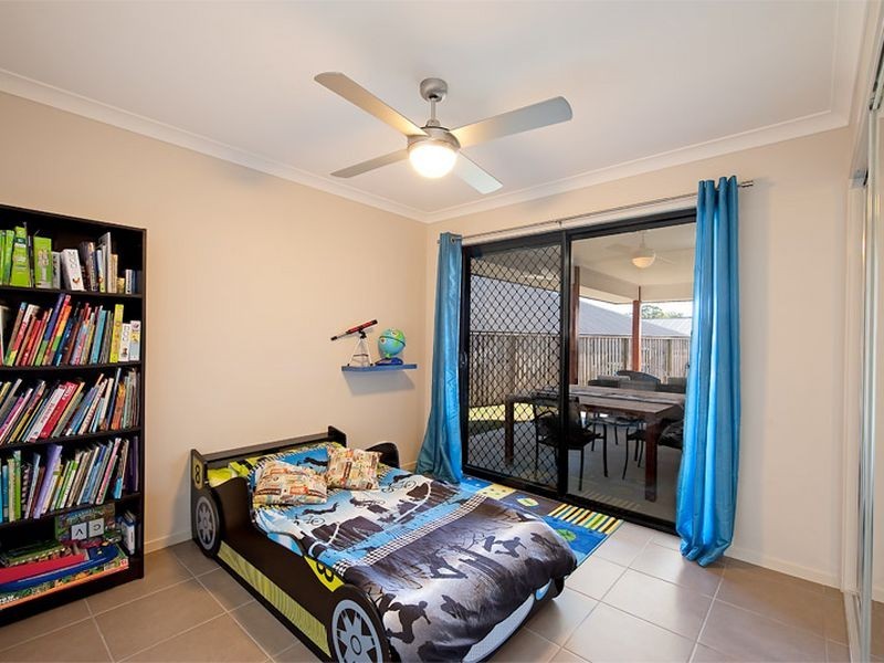 18 Honeyeater Crescent, Dakabin QLD 4503