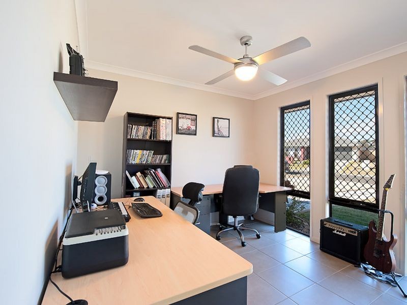 18 Honeyeater Crescent, Dakabin QLD 4503