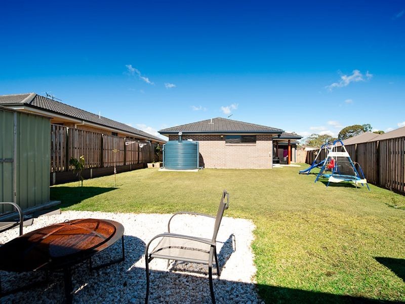 18 Honeyeater Crescent, Dakabin QLD 4503