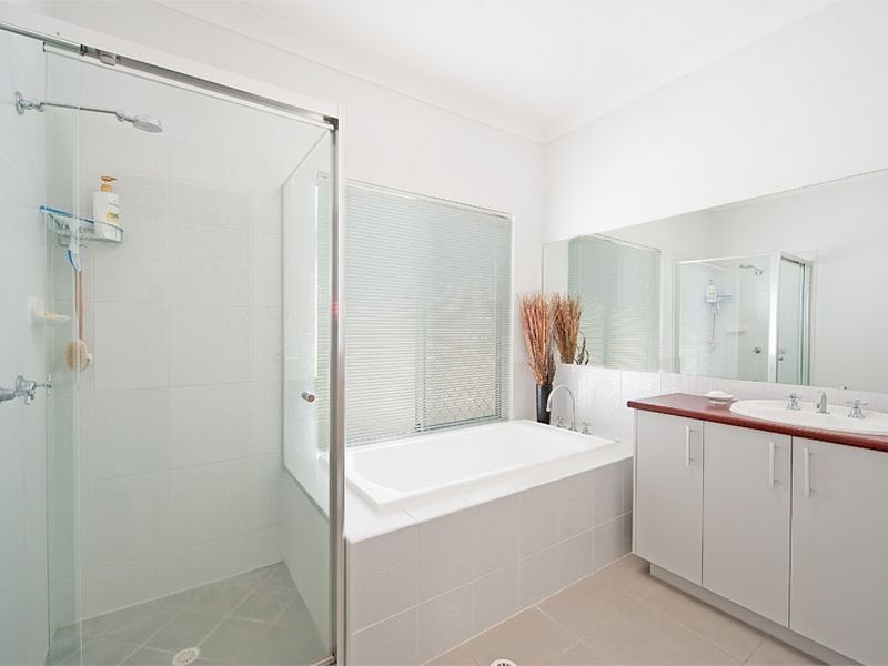 4 Ballesteros Street, North Lakes QLD 4509