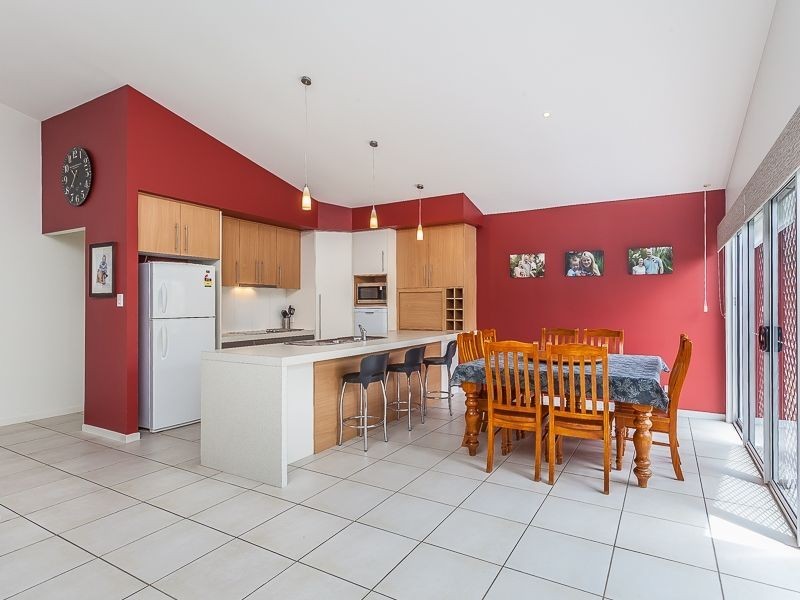 3 Natalie Close, Deception Bay QLD 4508