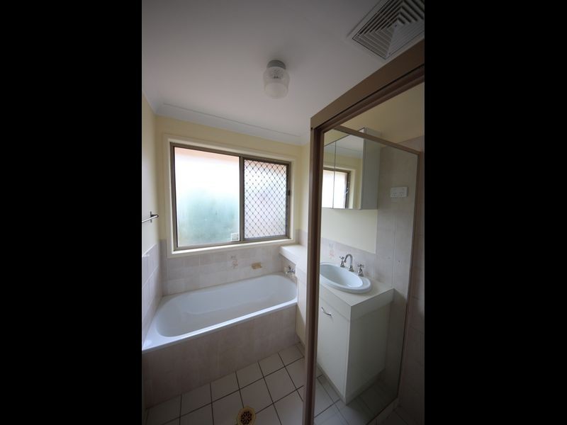 10 Poplar Place, Kallangur QLD 4503