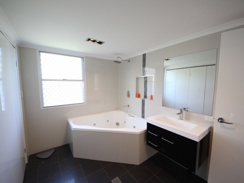 17 Penson Court, Kallangur QLD 4503