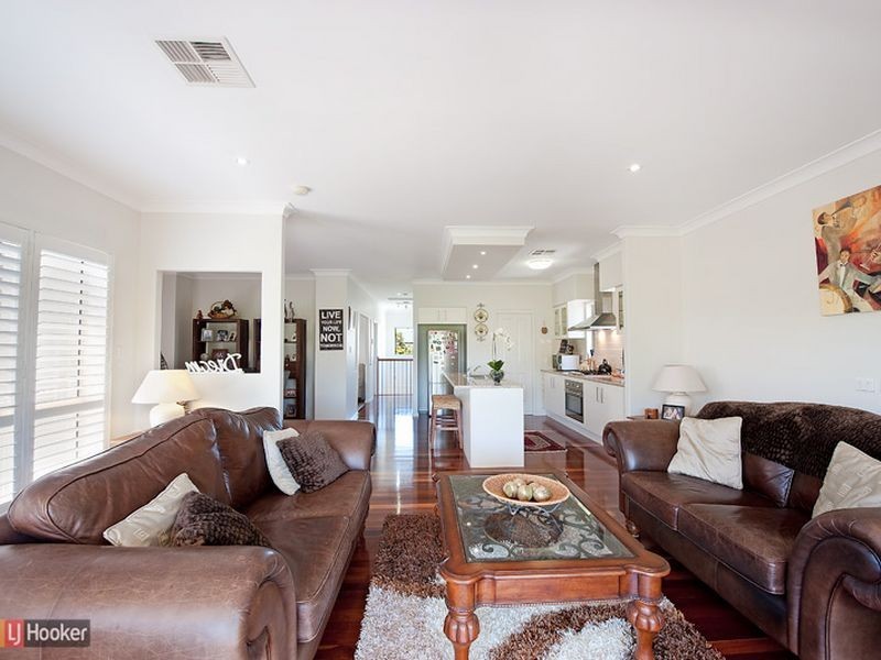 54 Elkington Circuit, North Lakes QLD 4509