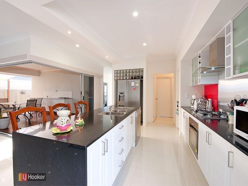 38 Clearwater Crescent, Murrumba Downs QLD 4503