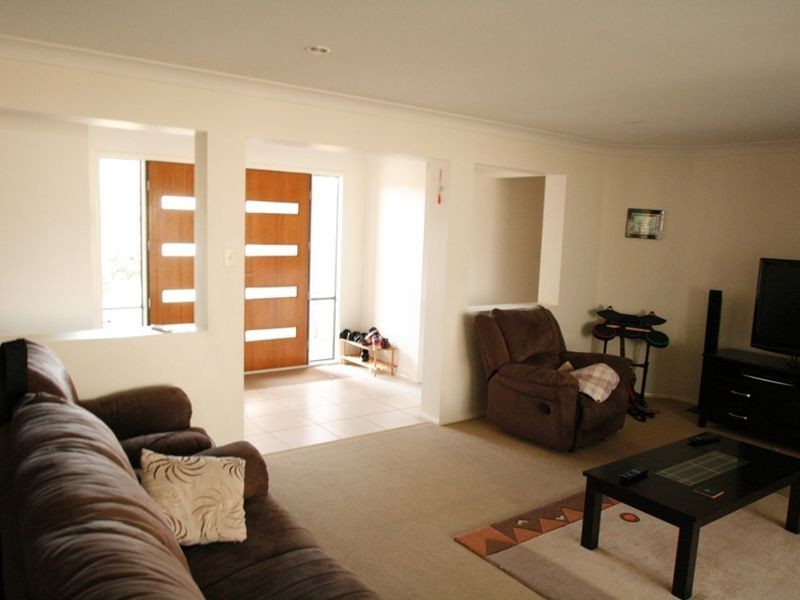 2 Seabiscuit Circuit, Kallangur QLD 4503