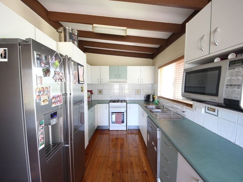 8 Azalea Court, Kallangur QLD 4503