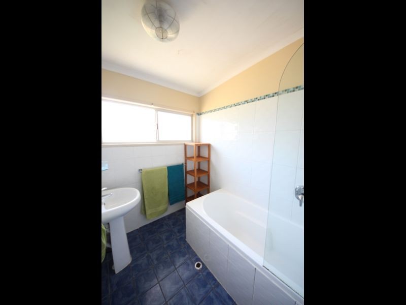 8 Azalea Court, Kallangur QLD 4503