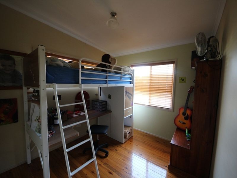 8 Azalea Court, Kallangur QLD 4503
