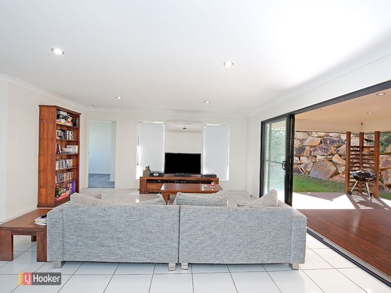 27 Holly Crescent, Griffin QLD 4503