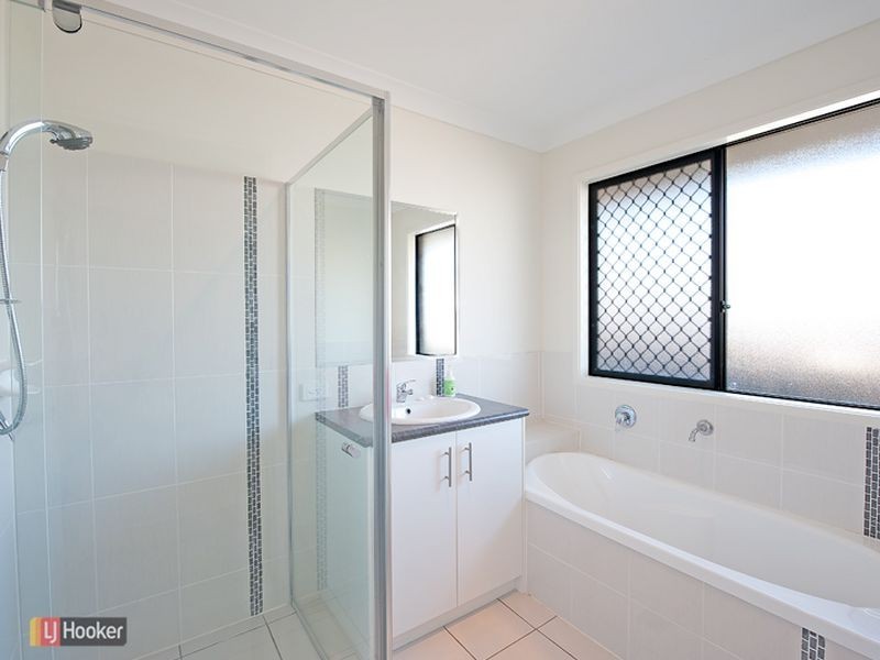 27 Holly Crescent, Griffin QLD 4503