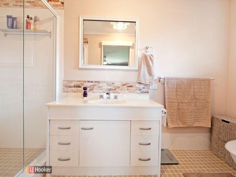 1 Lenae Court, Murrumba Downs QLD 4503