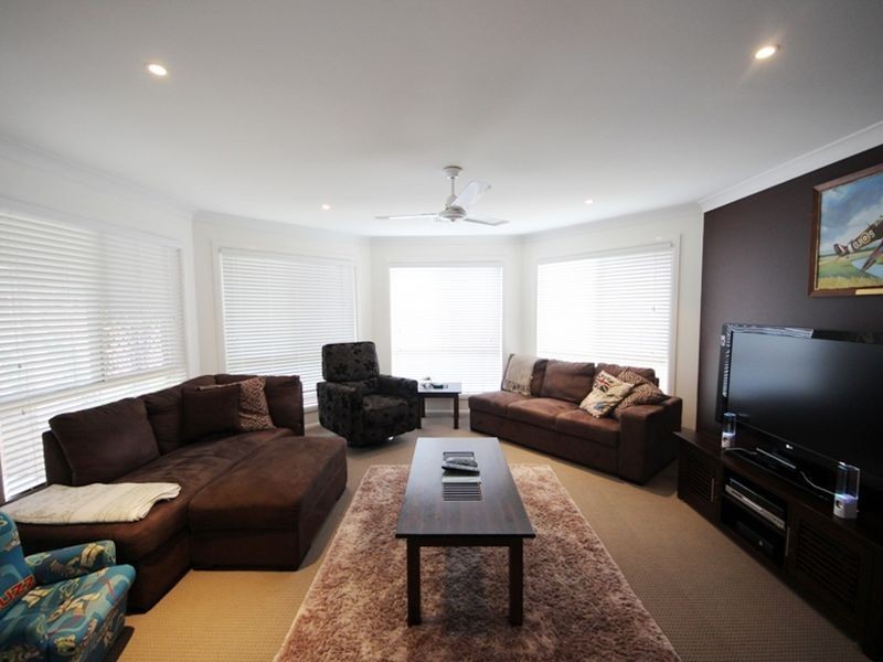 10 Oisin Street, Murrumba Downs QLD 4503
