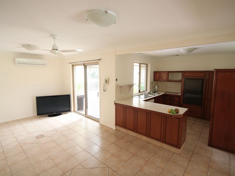 12 Poplar Place, Kallangur QLD 4503