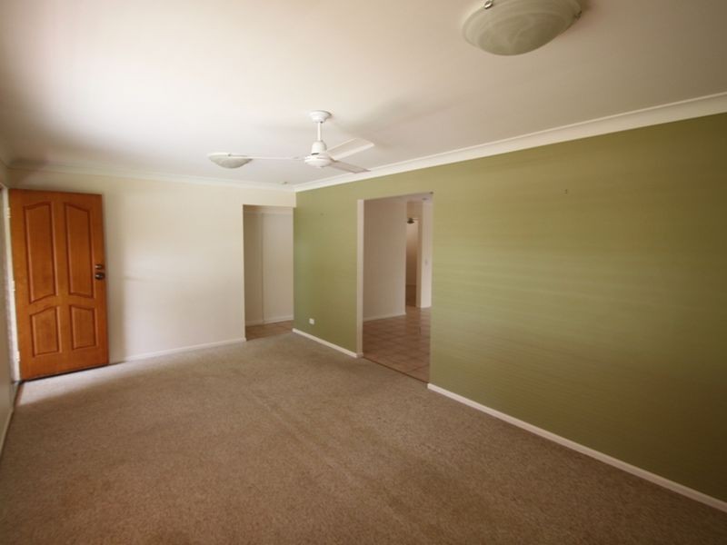 12 Poplar Place, Kallangur QLD 4503