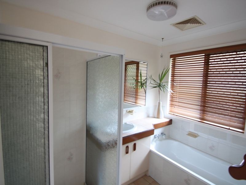 12 Poplar Place, Kallangur QLD 4503