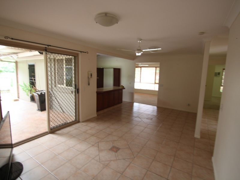 12 Poplar Place, Kallangur QLD 4503