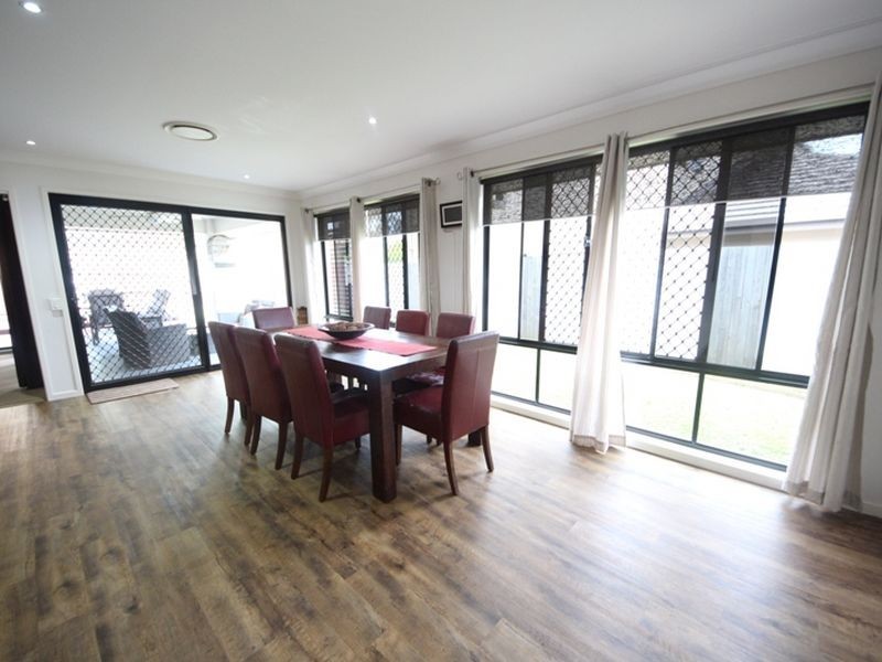 16 Waterway Crescent, Murrumba Downs QLD 4503