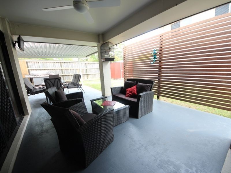 16 Waterway Crescent, Murrumba Downs QLD 4503