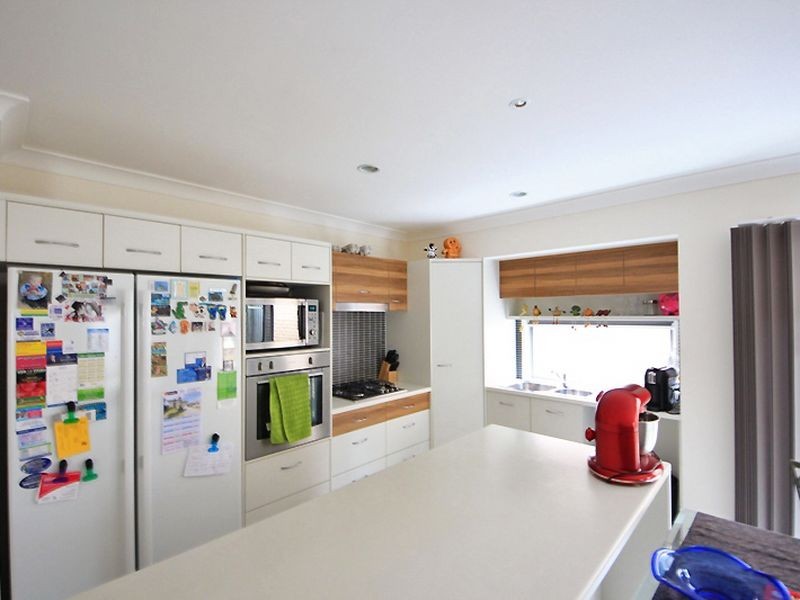 15 Jowarra Street, Kallangur QLD 4503