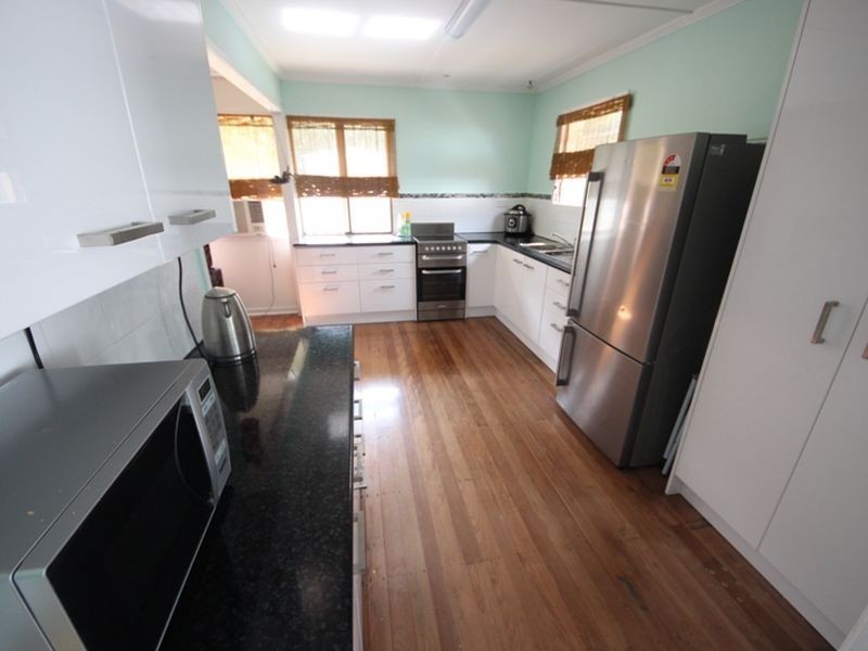 27 Factory Street, Kallangur QLD 4503