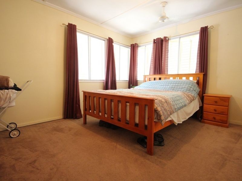 27 Factory Street, Kallangur QLD 4503