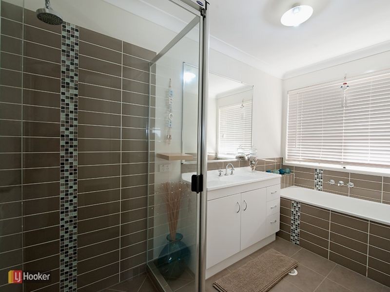 8 Bellthorpe Circuit, Kallangur QLD 4503