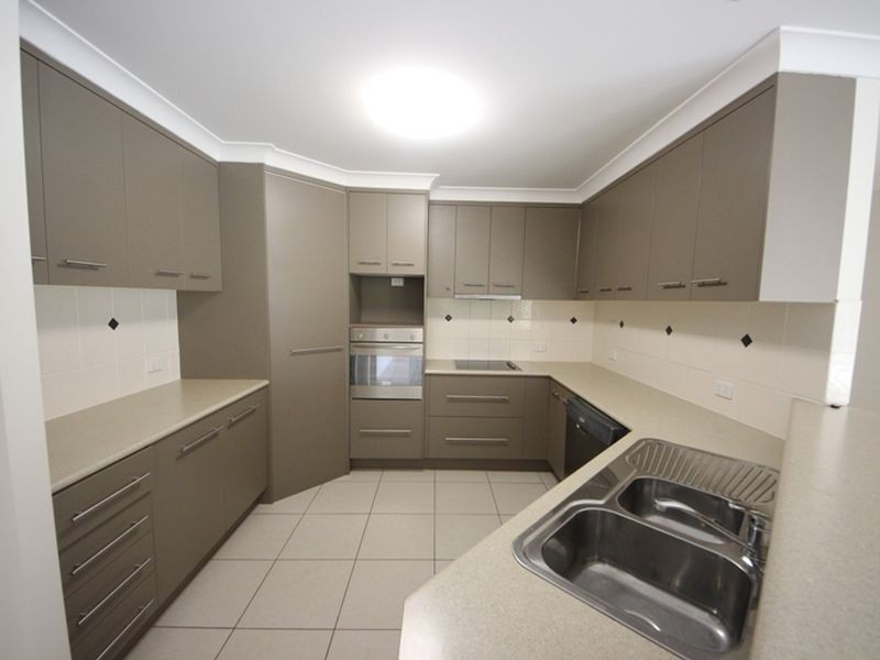 16 Benham Avenue, Kallangur QLD 4503