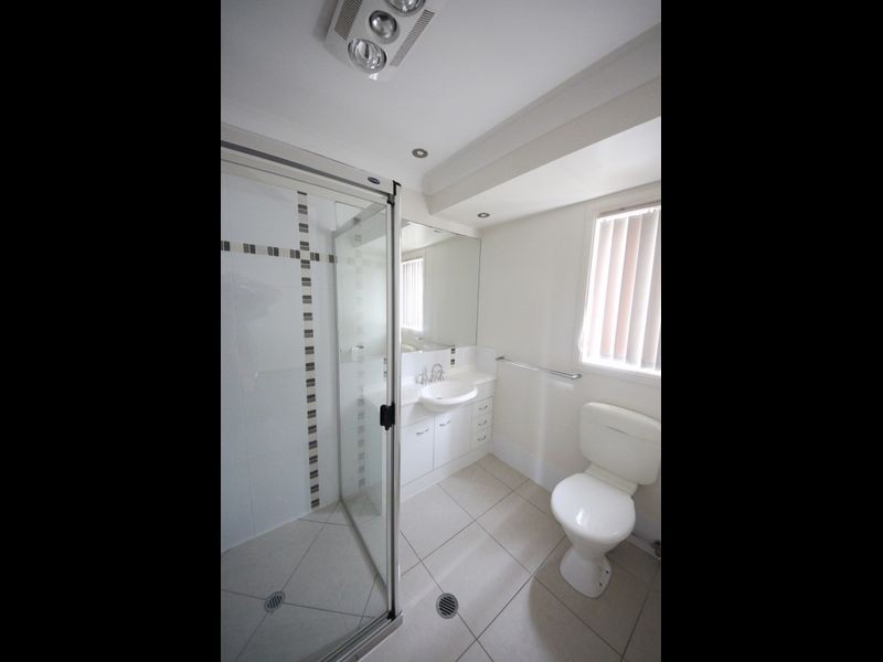 16 Benham Avenue, Kallangur QLD 4503